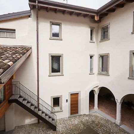 Palazzo Eleonora Bed & Breakfast Monasterolo del Castello Bagian luar foto