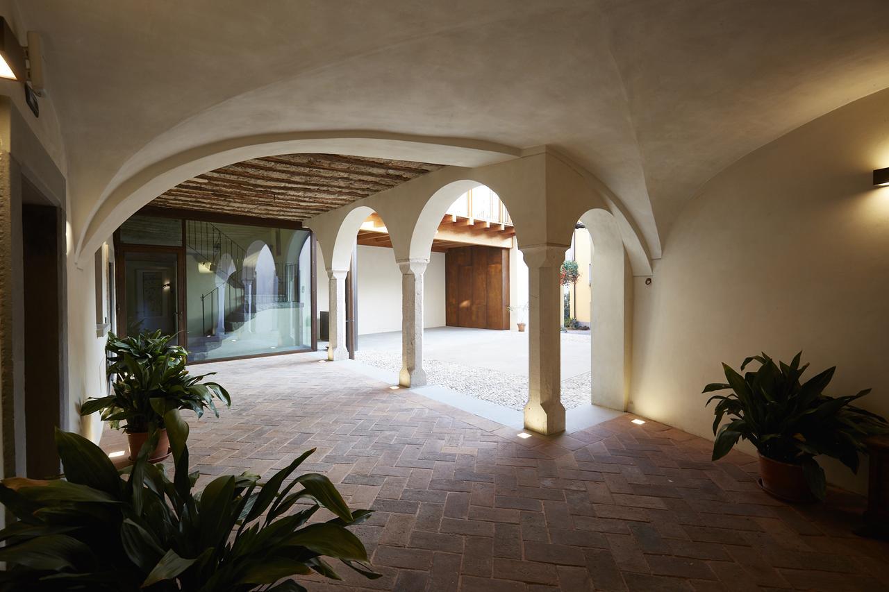 Palazzo Eleonora Bed & Breakfast Monasterolo del Castello Bagian luar foto