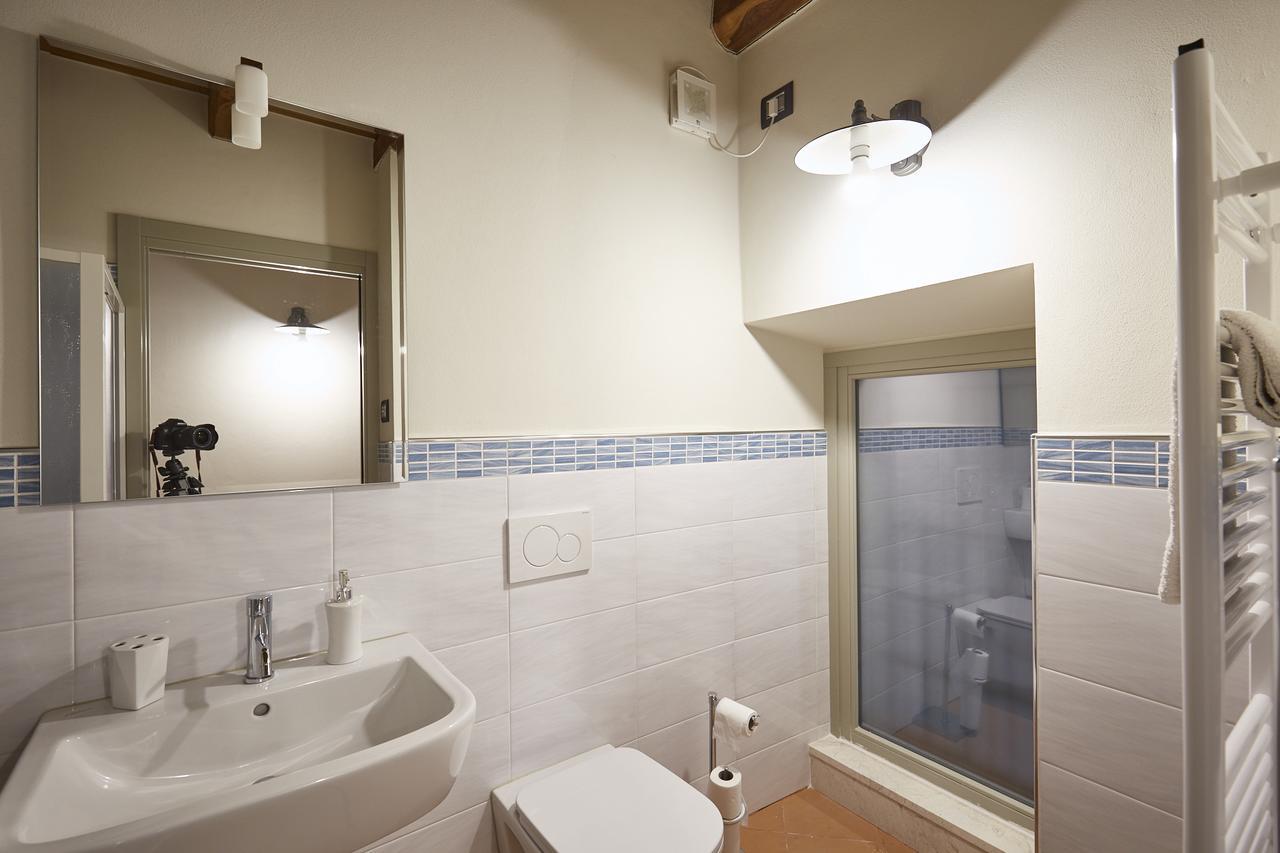 Palazzo Eleonora Bed & Breakfast Monasterolo del Castello Bagian luar foto