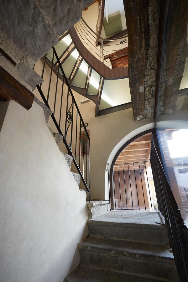 Palazzo Eleonora Bed & Breakfast Monasterolo del Castello Bagian luar foto